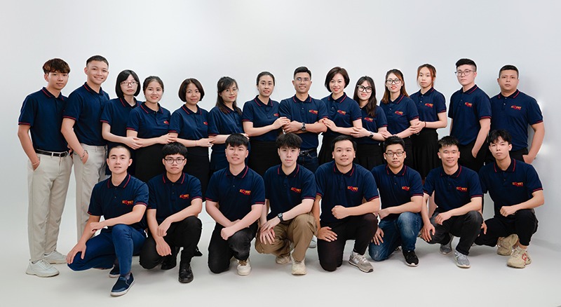 Top 15+ Công ty SEO uy tín, chuyên nghiệp tại Hà Nội, TPHCM năm 2026 Đội ngũ nhân sự Seo Việt tại Hà Nội trong ảnh tập thể công ty