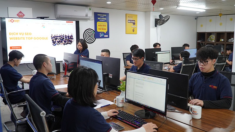 Top 15+ Công ty SEO uy tín, chuyên nghiệp tại Hà Nội, TPHCM năm 2026 Không gian văn phòng làm việc thực tế của công ty Seo Việt tại Hà Nội